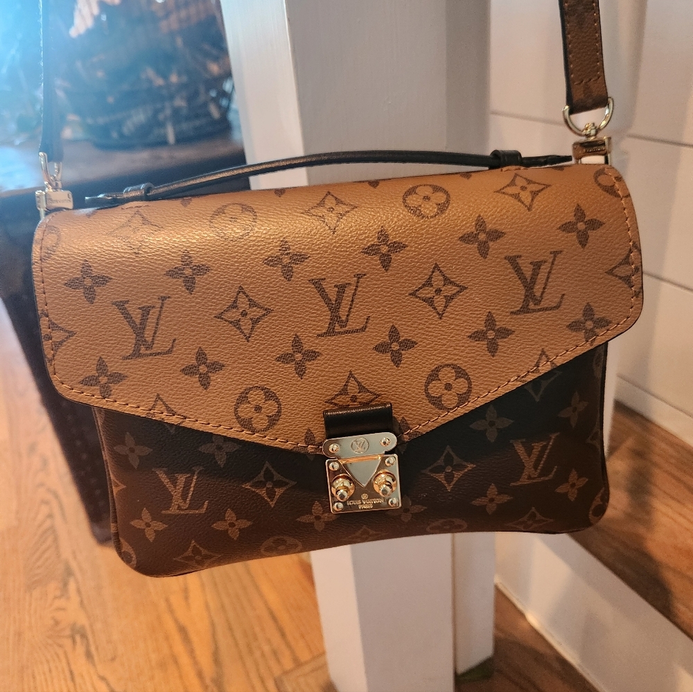Fashion Inspired Crossbody